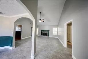 918 Golden Meadows Ln, Loganville, GA 30052 - Photo 2