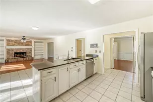 1522 Catherine Ct, Suwanee, GA 30024 - Photo 8