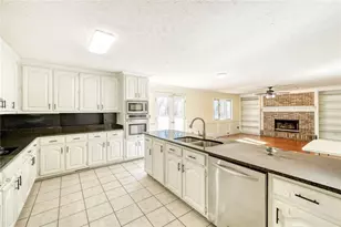 1522 Catherine Ct, Suwanee, GA 30024 - Photo 8