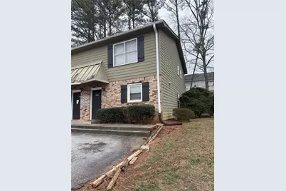 956 Six Oaks Circle #B, Norcross, GA 30093 - Photo 2