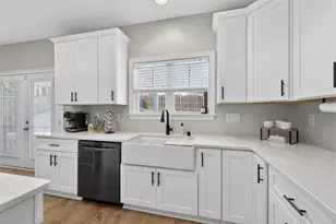 7899 Brass Lantern Dr, Flowery Branch, GA 30542 - Photo 20