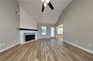 917 Tucker Ln, Loganville, GA 30052 - Photo 2