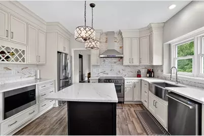 1070 Brockton Close NE, Marietta, GA 30068 - Photo 2