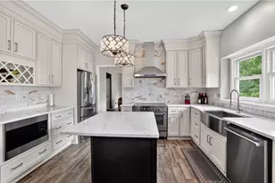 1070 Brockton Close NE, Marietta, GA 30068 - Photo 2