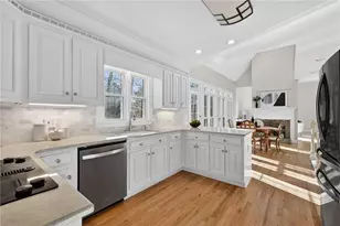 250 Tynebrae Pl, Roswell, GA 30075 - Photo 8