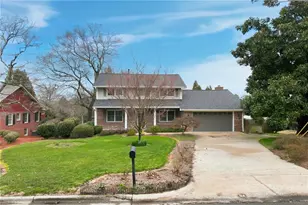 1582 Riverside Dr, Gainesville, GA 30501 - Photo 2