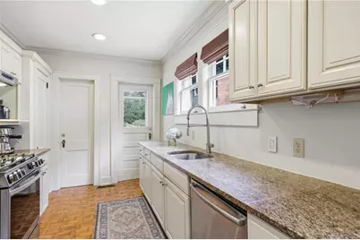 110 Peachtree Hills Avenue NE, Atlanta, GA 30305 - Photo 10