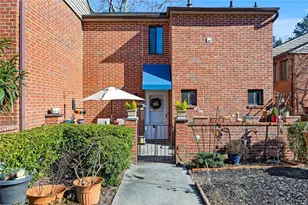 2279 Pernoshal Ct, Dunwoody, GA 30338 - Photo 2