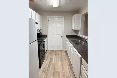 11203 Fairington Ridge Circle, Lithonia, GA 30038 - Photo 2