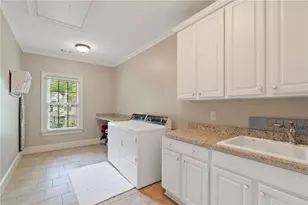 1740 Doncaster Dr NE, Atlanta, GA 30309 - Photo 32