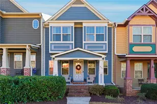 411 Royal Cres Ln E, Canton, GA 30115 - Photo 2