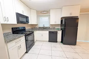 525 Cedar Woods Ct, College Park, GA 30349 - Photo 2