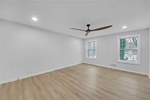 137 Creekview Dr, Woodstock, GA 30188 - Photo 18