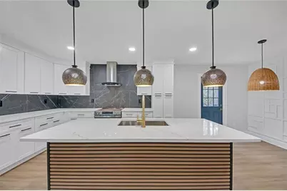 137 Creekview Drive, Woodstock, GA 30188 - Photo 6