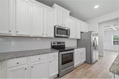 33 N Village Circle, Rydal, GA 30171 - Photo 2