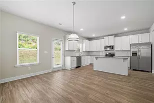 33 N Village Cir, Rydal, GA 30171 - Photo 6