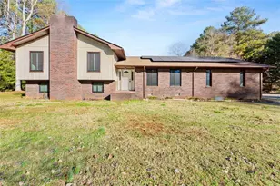 588 Estatohe Cir, Toccoa, GA 30577 - Photo 1