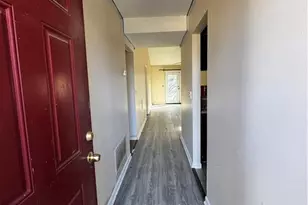 871 Brandy Oaks Ln, Stone Mountain, GA 30088 - Photo 4