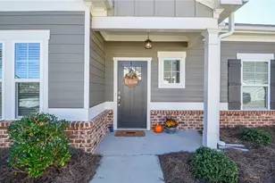 2562 Rathburn Cir, Loganville, GA 30052 - Photo 4