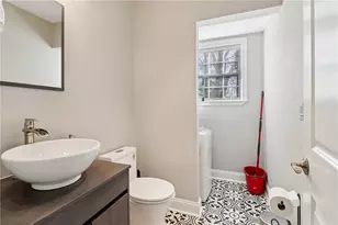 1390 Almont Dr SW, Atlanta, GA 30310 - Photo 8