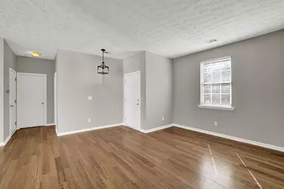 326 Hiawassee Drive, Woodstock, GA 30188 - Photo 4