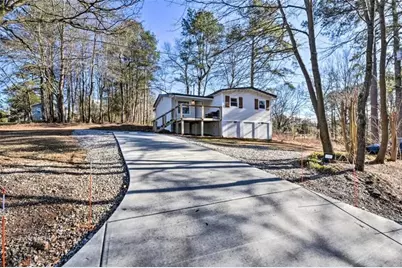 321 Pine Avenue, Commerce, GA 30529 - Photo 2