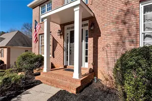 7085 Burwick Ln, Cumming, GA 30040 - Photo 4