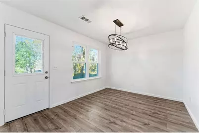 922 Fox Valley Court, Stone Mountain, GA 30088 - Photo 6