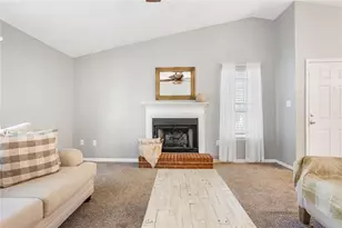 2092 S Sherwood Dr, Valdosta, GA 31602 - Photo 4