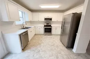 170 Heather Woods Ct, Covington, GA 30016 - Photo 2