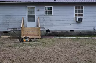 207 Fowler St, Swainsboro, GA 30401 - Photo 4