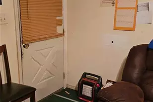 207 Fowler St, Swainsboro, GA 30401 - Photo 12