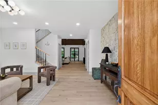 111 Lakeview Dr, Carrollton, GA 30117 - Photo 2