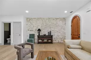 111 Lakeview Dr, Carrollton, GA 30117 - Photo 4