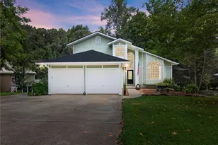 272 Indian Cove Dr, Dawsonville, GA 30534 - Photo 2