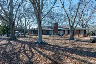 310 Hembree Hill Dr, Canton, GA 30114 - Photo 2