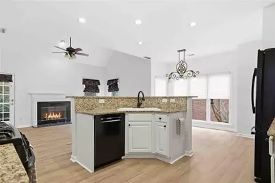 5425 Brooke Ridge Circle, Dunwoody, GA 30338 - Photo 18