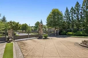 1070 Stonegrove Ln, Roswell, GA 30075 - Photo 30