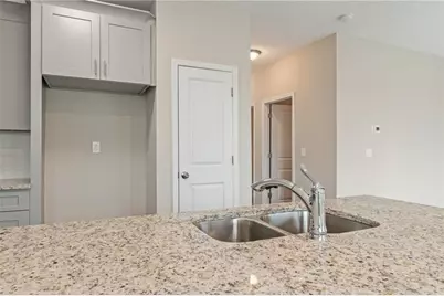 978 Valley Rock Drive, Lithonia, GA 30058 - Photo 10