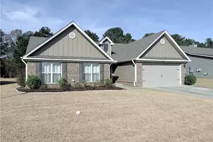 138 Livingston Ct, Winder, GA 30680 - Photo 2
