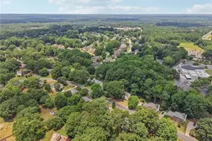 2412 Meadowglen Trail, Snellville, GA 30078 - Photo 68