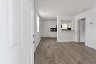 1098 Smith St SW, Atlanta, GA 30310 - Photo 4