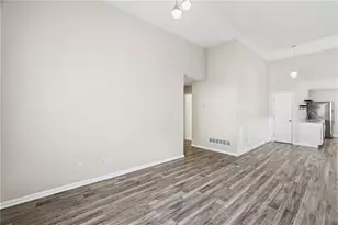 52 Central Park Dr, Atlanta, GA 30354 - Photo 6