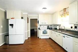 1081 New Gibraltar Square, Stone Mountain, GA 30083 - Photo 6