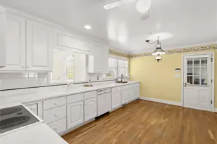 1576 Rainier Falls Dr NE, Atlanta, GA 30329 - Photo 10