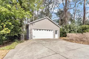 1576 Rainier Falls Dr NE, Atlanta, GA 30329 - Photo 4