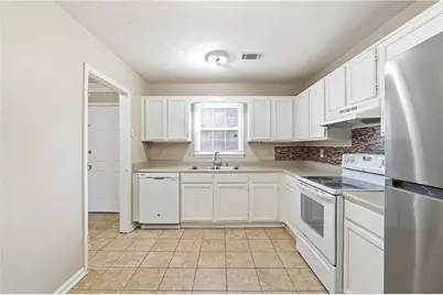 136 Sterling Court, Alpharetta, GA 30004 - Photo 4