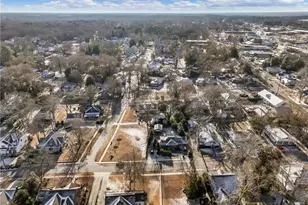 127 N Center St, Winder, GA 30680 - Photo 36