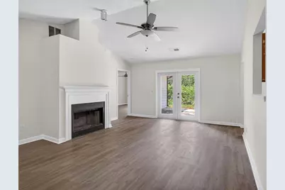 3338 Lindale Court, Ellenwood, GA 30294 - Photo 4
