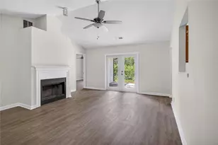 3338 Lindale Ct, Ellenwood, GA 30294 - Photo 4
